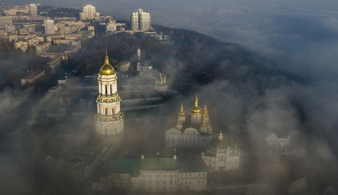 Дим від пожеж унаслідок російських обстрілів може бути небезпечним: лікарка розповіла, як захиститися