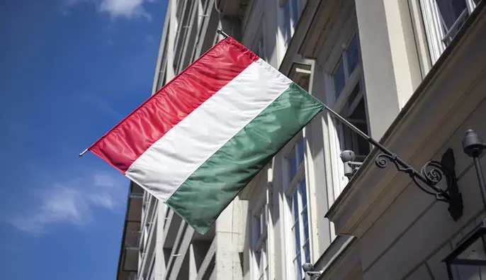 Венгрия высылает 10 представителей посольства РФ - Москва пообещала "ответ"