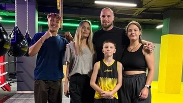 "Немає зіркової хвороби": власник клубу в Харкові поділився враженнями від знайомства з Джолі