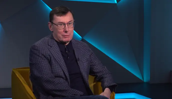 Луценко: на столі у Кравченка четвертий місяць лежить підозра Арахамії від НАБУ