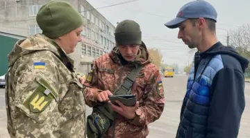 Кто имеет право проверять военно-учетные документы на улице: полный перечень