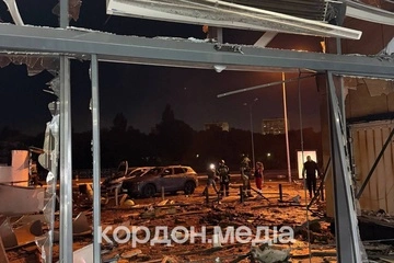 Росіяни втретє атакували ТРЦ у Сумах: заклад охопила масштабна пожежа