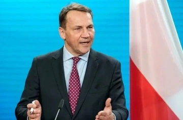 Польща могла б швидко перемогти Росію у разі прямого нападу — Сікорський