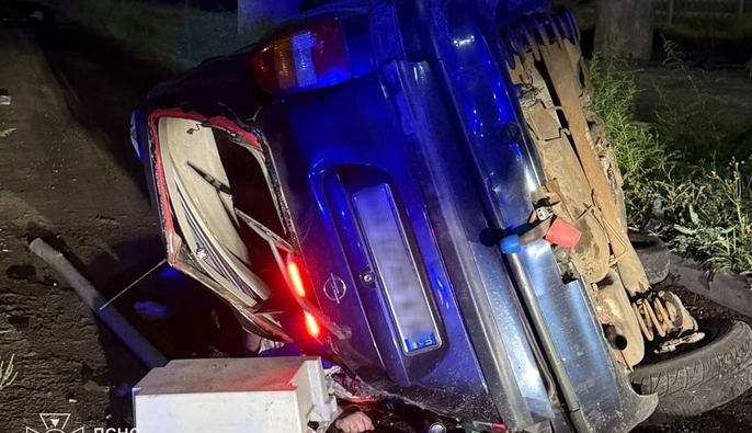 У Києві автомобіль впав з мосту – водій загинув