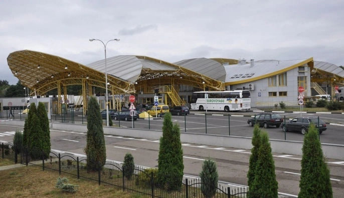 Польща хоче пришвидшити рух транспорту на кордоні з Україною через атаки РФ
