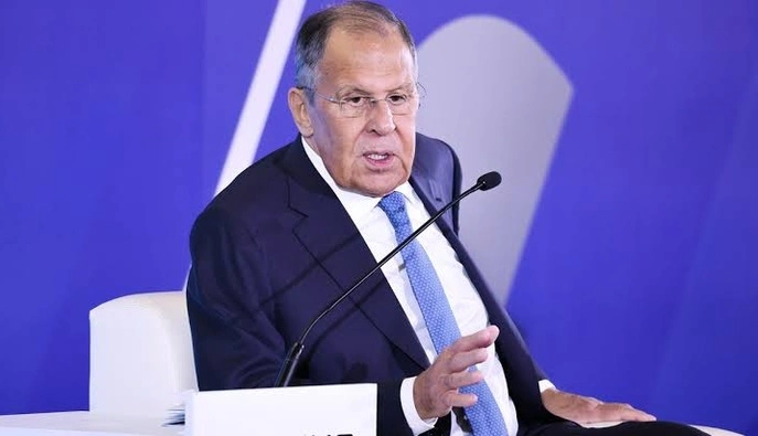 Лавров заявил, что война в Украине могла закончиться год назад