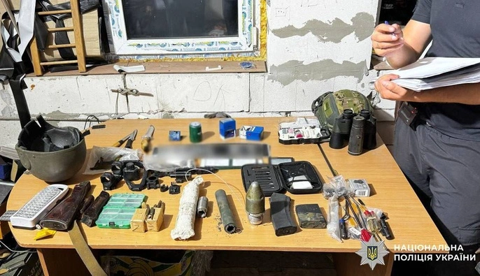 У центрі Києва правоохоронці зупинили авто з небезпечним вантажем: подробиці