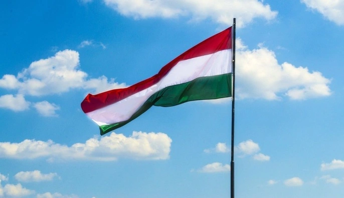 Глава МЗС Угорщини поскаржилася в прокуратуру на дорогі перельоти Сійярто
