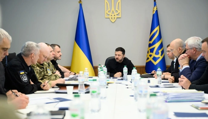 Зеленський доручив посилити РЕБ і мобільні групи ППО для протидії ударам РФ