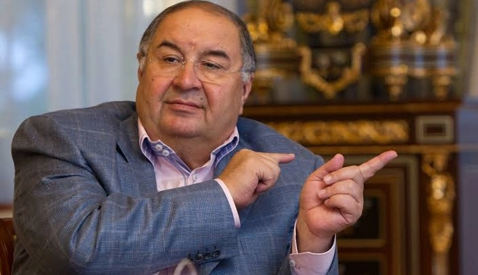 Politico: у ЄС очікують "ефекту доміно" після зняття санкцій з Усманова на догоду Парижа