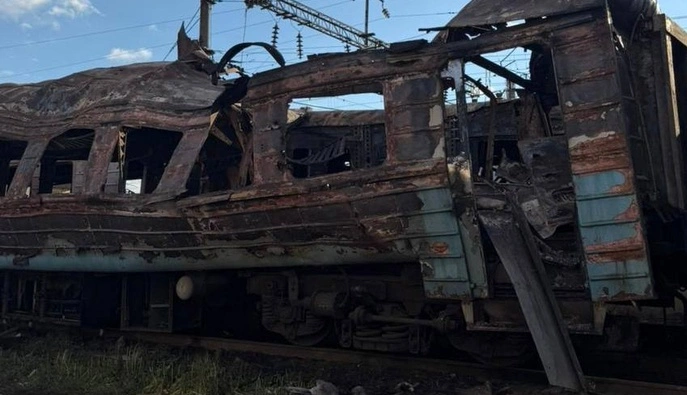 Росіяни атакували поїзд Київ – Миколаїв: пасажирів евакуювали