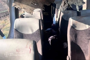 "Жодної військової логіки, просто чергове звірство": Зеленський зреагував на удар РФ по маршрутці