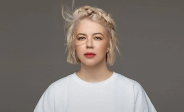 Статуетка "Еммі", яку отримала ONUKA, через два роки нарешті приїхала в Україну