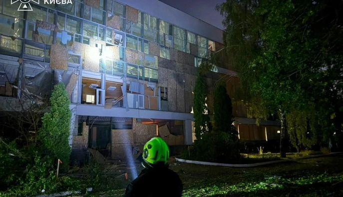 ДСНС: у Києві дрон пошкодив 4-поверхову будівлю університету