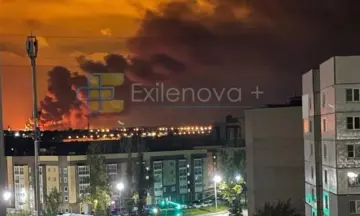 Дроны атаковали аэродром и НПЗ в России: появились кадры пожаров