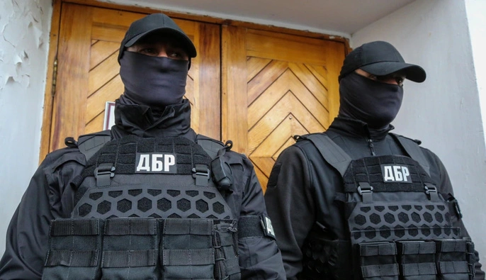 ДБР проводить масштабну операцію "Стоп трафік" проти нелегального обігу зброї та наркотиків