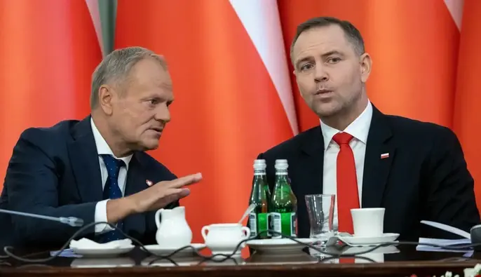 Навроцький і Туск посперечалися через слова про втрату територій – передісторія