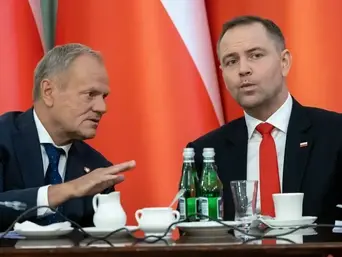 Навроцький і Туск посперечалися через слова про втрату територій – передісторія