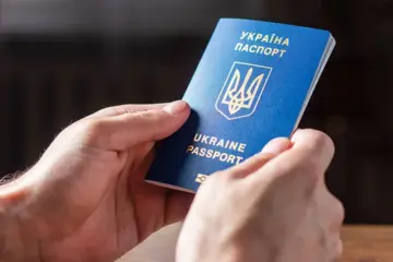 Українцям пояснили, що робити після крадіжки паспорта за кордоном