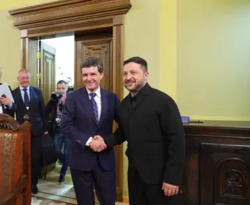 Дрони та регіональні проєкти: про що домовилися Зеленський і президент Румунії у Карпатах