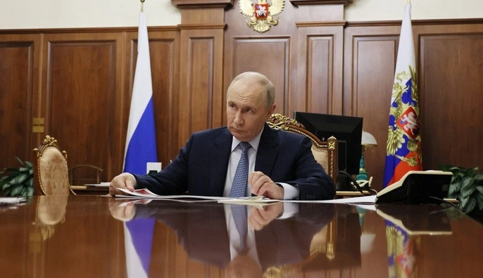 Путін інтегрував цифрові інструменти податкової для розсилки повісток — Bloomberg