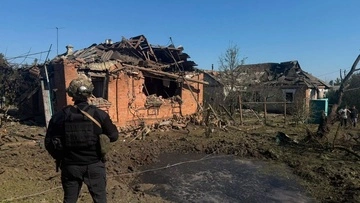 Росія атакувала Слов’янськ авіабомбою: поранений чоловік, пошкоджено 13 будинків