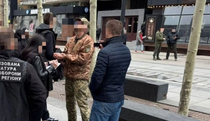 В Днепре военнослужащего ТЦК задержали из-за получения взятки