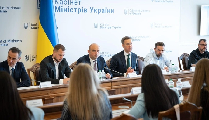 Уряд планує скоротити кількість заступників у міністерствах на 20% — медіа