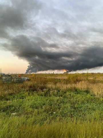 У Пермі та Ростовській області спалахнули пожежі на НПЗ після ударів Сил оборони
