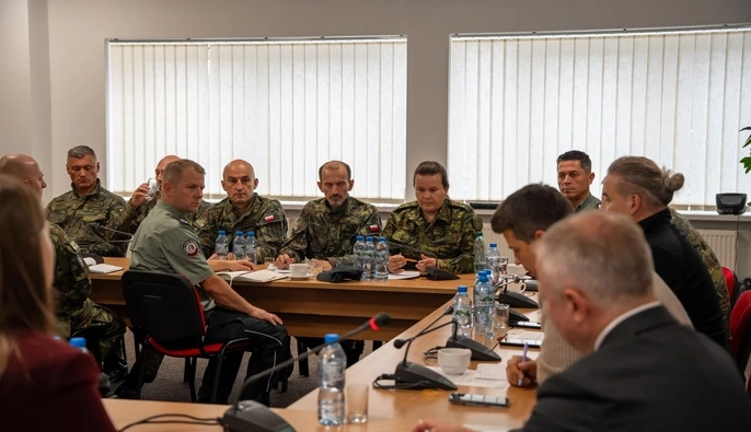 Україна обговорює із сусідами перенесення пунктів пропуску через обстріли РФ