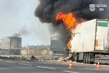 Росіяни атакували автодорогу на Одещині: є постраждалі