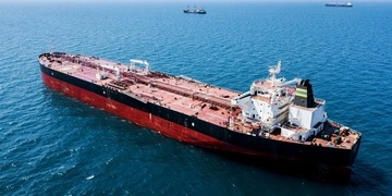 Подержанные нефтяные супертанкеры впервые стали дороже новых