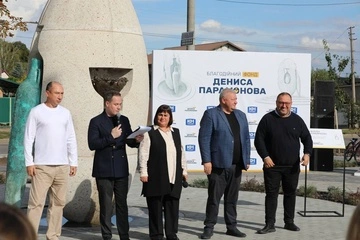 20 тонн граніту та «зерно життя»: меценат Денис Парамонов подарував громаді Білої Церкви Фонтан Сковороди