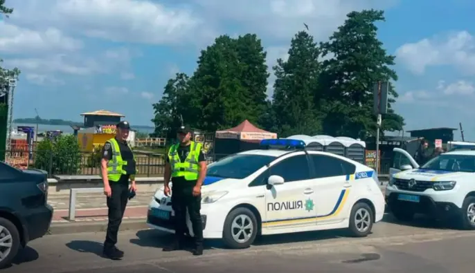 У Луцьку чоловік кинув гранату з вікна в бік підлітків: йому оголосили підозру