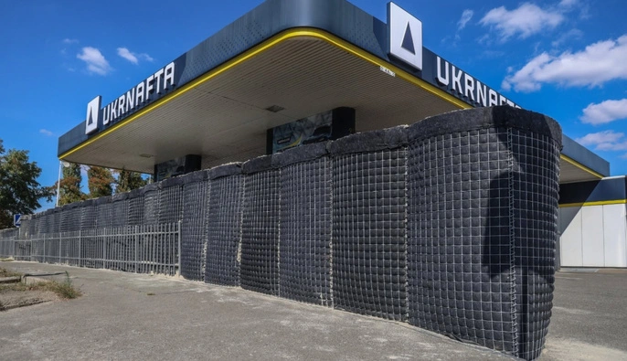 "Укрнафта" облаштовує бетонні укриття на АЗС у Києві та області