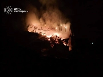 Киевщина ночью оказалась под ударом БПЛА: возник пожар, есть пострадавшие