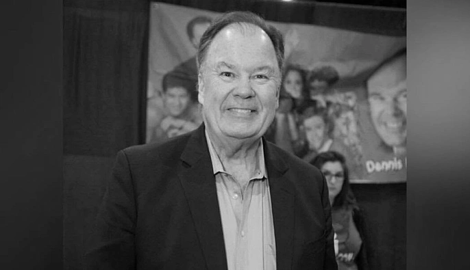 Умер актер Деннис Гаскинс, сыгравший в сериале "Спасенные звонком"
