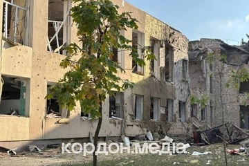 Росармія вдарила КАБами по Сумах: одна з бомб влучила по школі