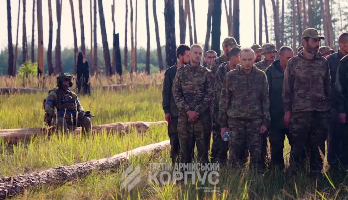 «Ели кору и крапиву»: пленный в РФ рассказал, в каких условиях их оставило командование