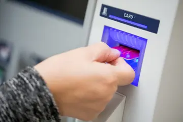 Укрексімбанк припинив виплачувати пенсії з 1 жовтня: куди тепер перейдуть гроші