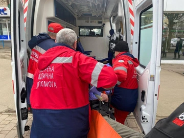 Надбавки до зарплати: медикам швидкої у Києві платитимуть більше за роботу під час атак