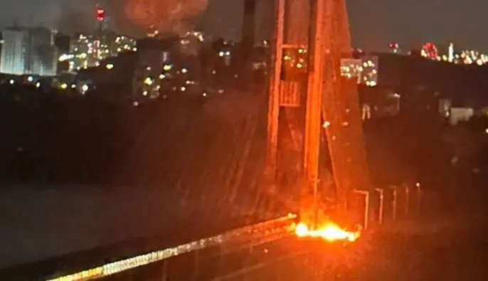 Южный мост в Киеве вновь подвергся нападению ночью — подробности
