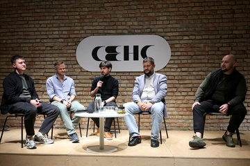 "Армія зрівнює людей": у Києві відбулася дискусія з письменниками-військовослужбовцями