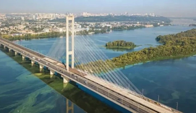 У Києві готують альтернативу мостам через Дніпро: що відомо