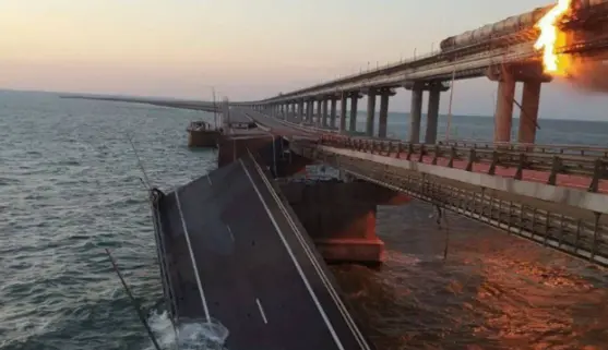 Росіяни очікують ударів по Кримському мосту: у ВМС розповіли деталі