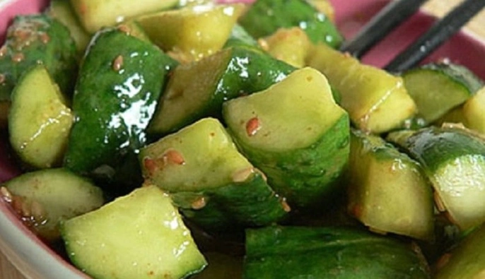 Салат из огурцов на зиму: вкусный и простой рецепт