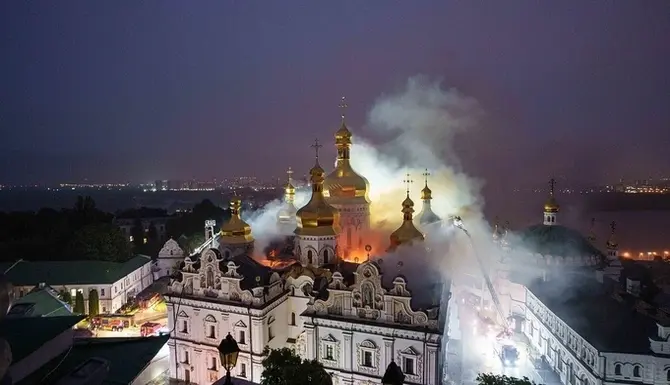 Из-за российской агрессии пострадало почти 2,2 тыс. памятников, - Минкультуры