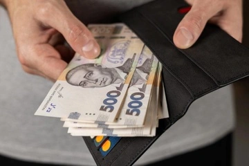 В Украине вырос курс доллара: экономист объяснил, подорожают ли товары