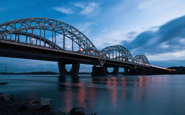 Чи може РФ зруйнувати мости у Києві: експерт розповів, наскільки небезпечні удари