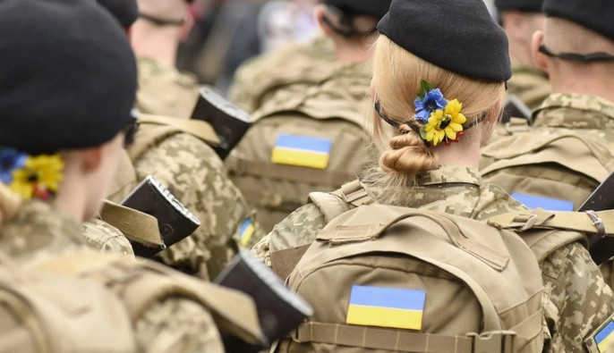 "Всі мають служити": Безугла виступила за залучення жінок на тилові посади
